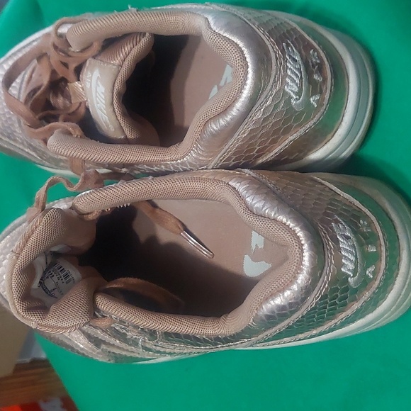 SNEAKER - Picture 2 of 3